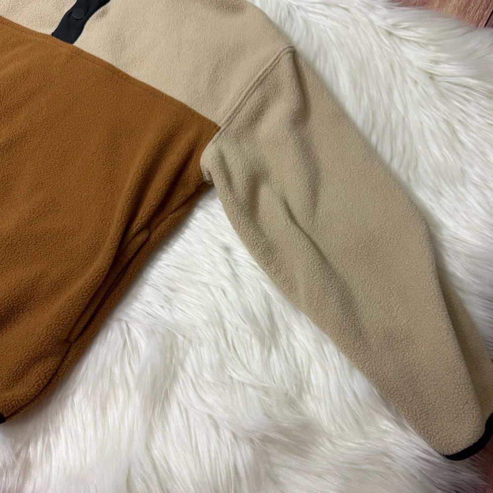 Old Navy Youth Boy Size Small (6/7) Tan and Cream Micro Fleece Pullover